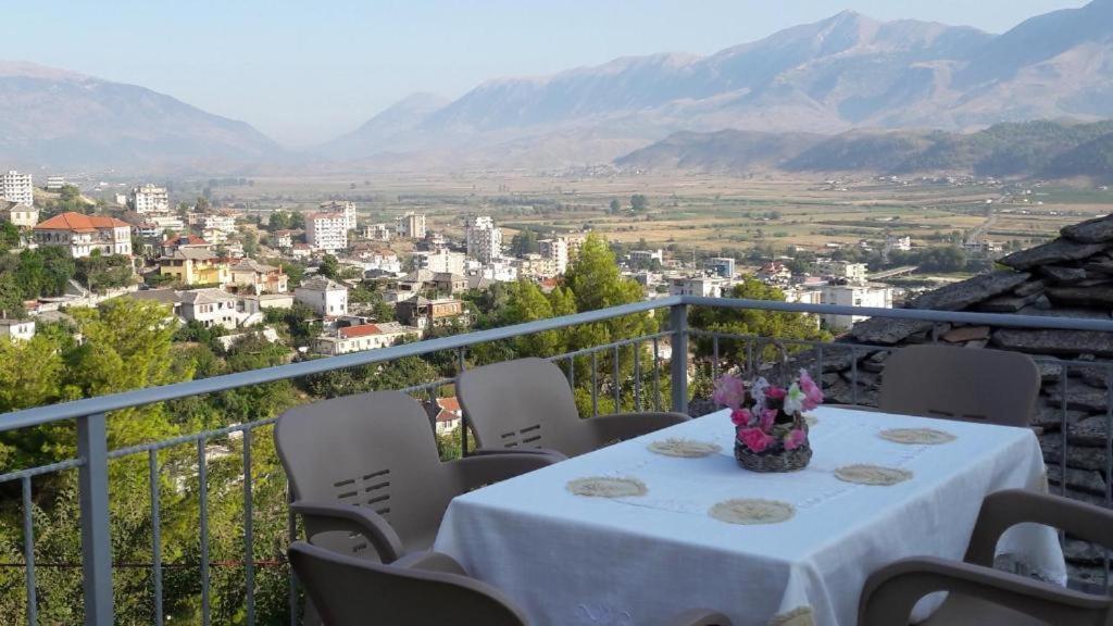 Sebastian Apartament Gjirokastra